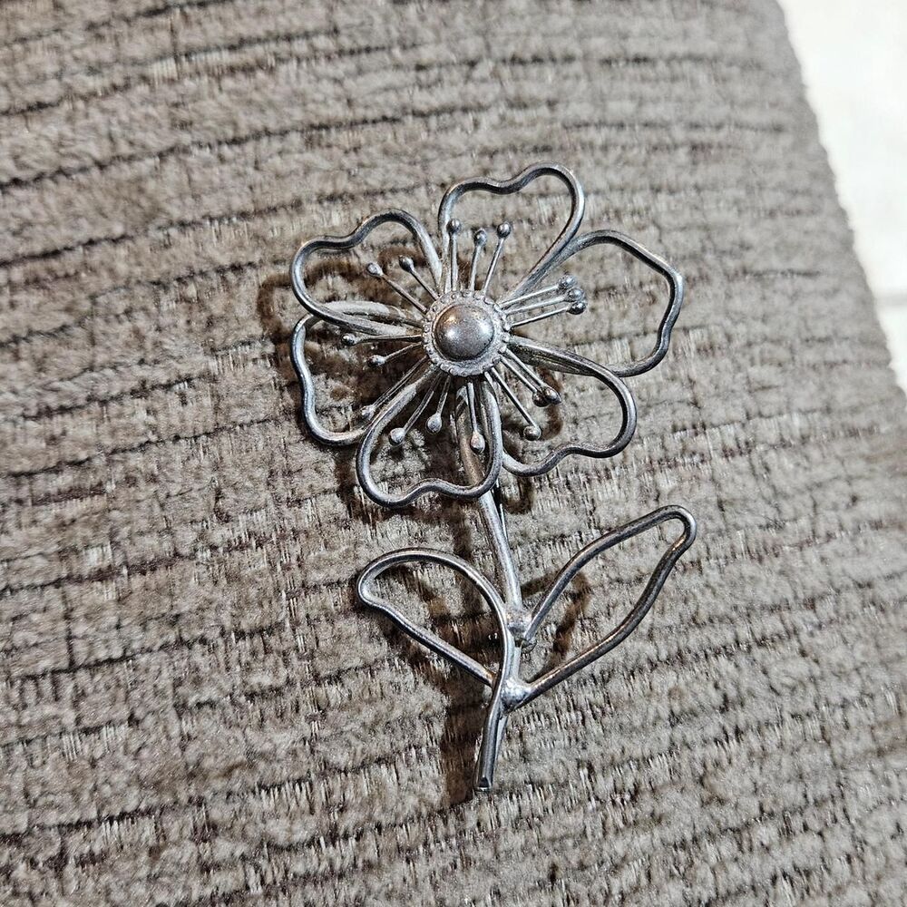 vintage boho whimsical flower silver tone brooch